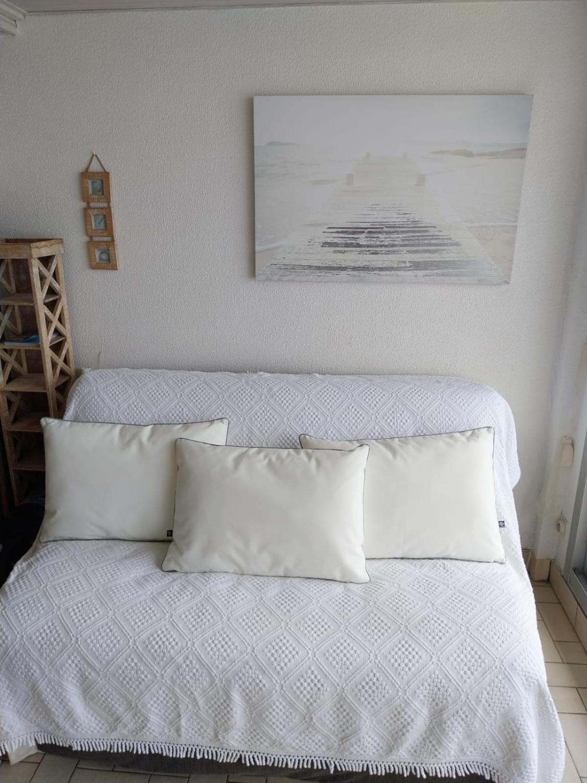 סן-ג'ילדה-דה-רוס Appartement Vue Mer Exceptionnelle A 100M Tres Belle Plage מראה חיצוני תמונה